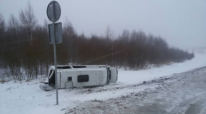 perevernulas' marshrutka (1)