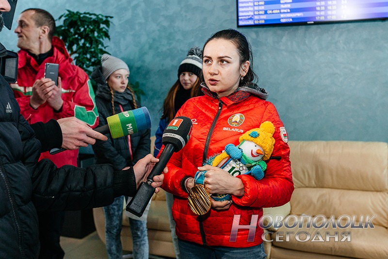 Vstrecha olimpijskih chempionok po biatlonu v Nacional'nom ajeroportu (8)