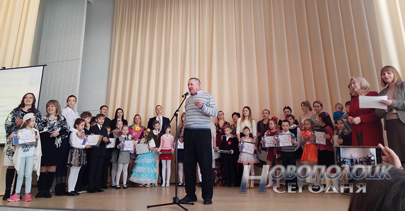 festival' semejnoj pesni v gimnazii №2 Novopolocka (13)