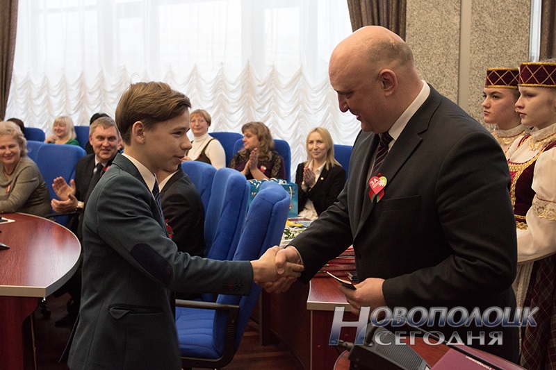 vruchenie pasportov (2)