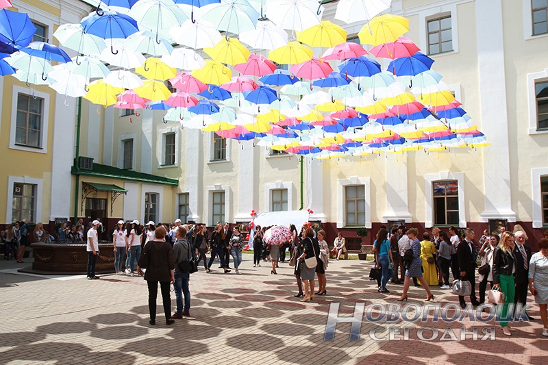цветные зонтики