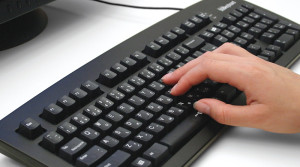 klaviatura_kompyuter_ruki