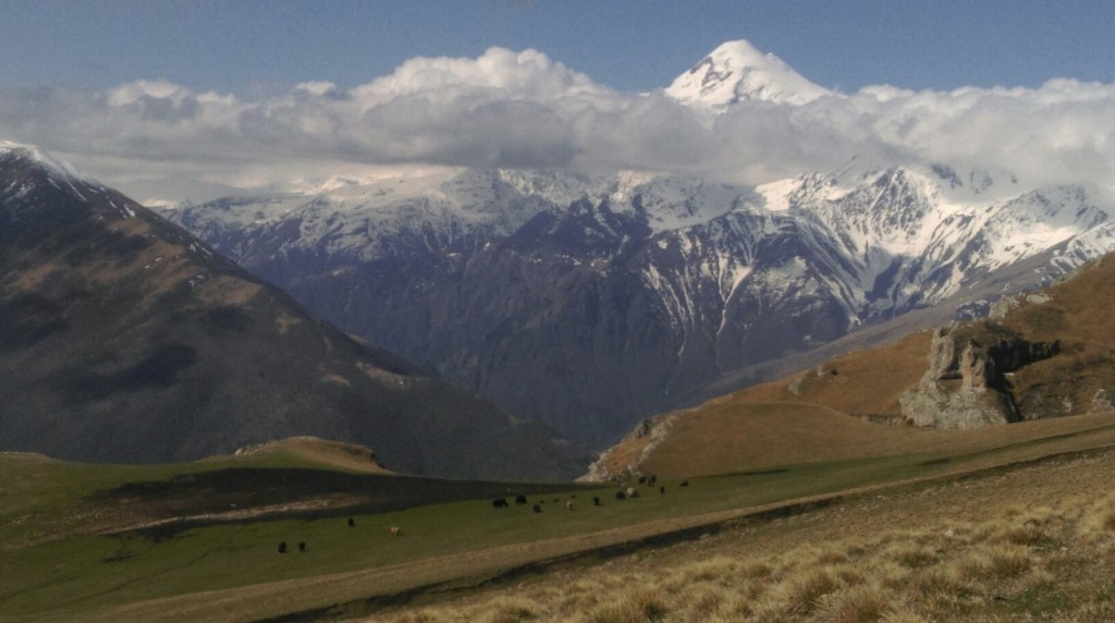 Вид на г.Казбек со Столовой горы, Ингушетия (Россия), 2017 год