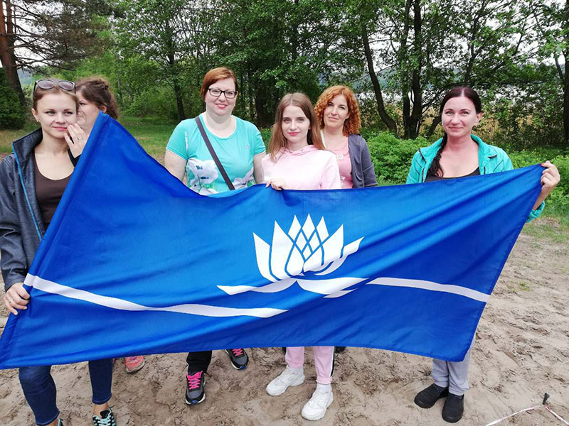 С флагом Новополоцка