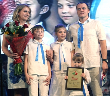 Лучшей семьей года Беларуси стала семья Никанчук из Новополоцка