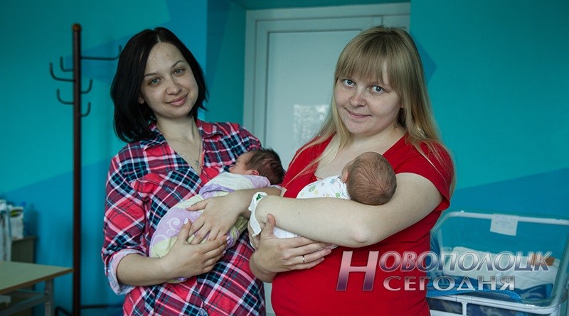 роженицы молодые мамы с новорожденными