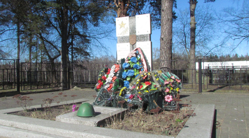 1Братская могила воинов-освободителей 219-го гвардейского стрелкового полка