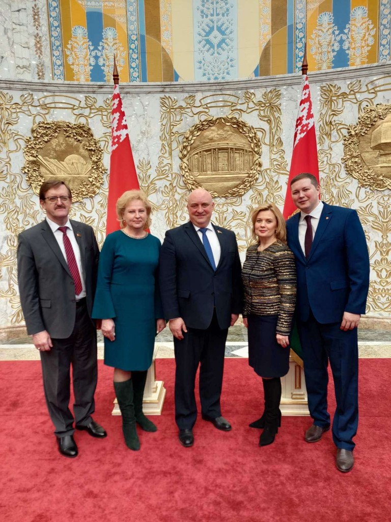 подписание решения по референдуму_делегация новополоцка