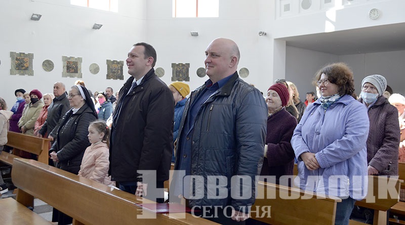Dmitrij Demidov v kostele (1)