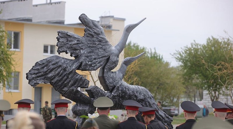 памятник погибшим летчикам Ничипорчик Куконенко
