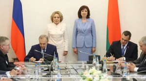 Руководство Витебской области подписало документы о сотрудничестве с Саратовской областью и Республикой Крым Российской Федерации