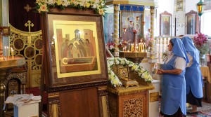 В приходе храма Святого Архангела Михаила новополочане могли поклониться мощам преподобного Сергия Радонежского