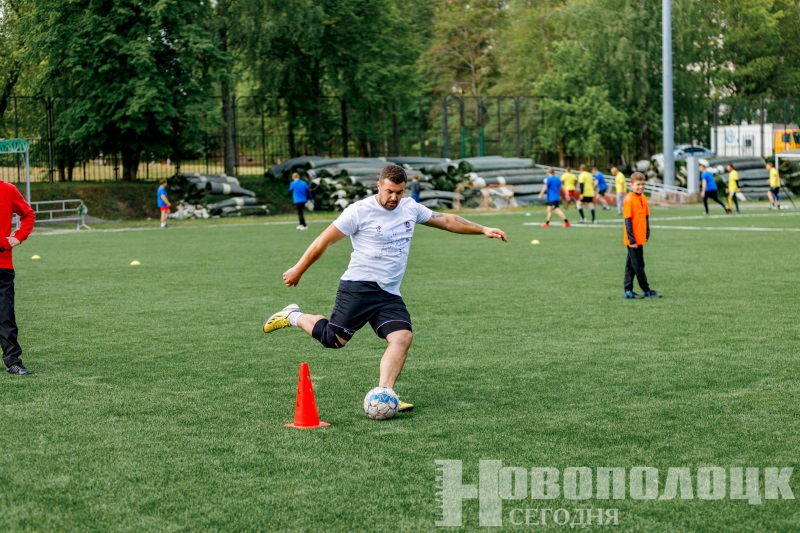 papa mama ja futbol'naja sem'ja (7)