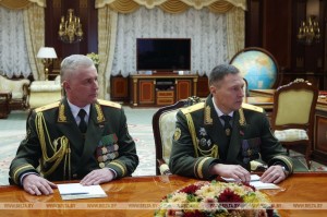 Лукашенко требует усилить подготовку офицерского состава