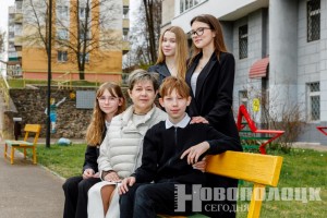 «Важно быть искренней с детьми»: многодетная мама из Новополоцка Алена Молчанова о семье, профессии и белорусских женщинах
