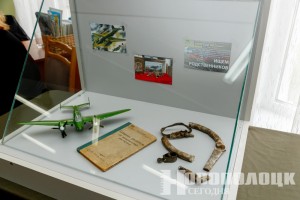 Из Минска в Новополоцк. В библиотеку им. А. Пушкина привезли международную выставку «Не вернувшимся из полета»
