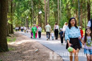 «Городской пикник» в «Измерительском лесу»: как лесопарк стал центром семейного отдыха в Новополоцке