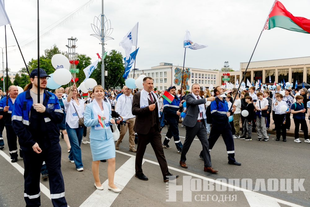 0E8A2737