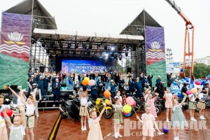 Праздничный концерт «Тебе, наш город, посвящаем!» состоялся на главной площади Новополоцка. Фоторепортаж