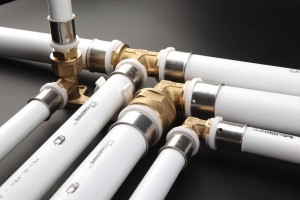 Металлопластиковые трубы и фитинги: как выбрать для надёжной системы
