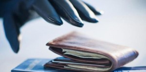 В Новополоцке мужчина дважды обокрал коллегу в раздевалке