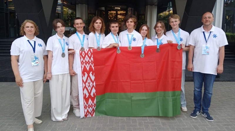 школьники