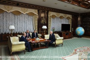 Президенту Беларуси Александру Лукашенко вручена Ленинская премия ЦК КПРФ