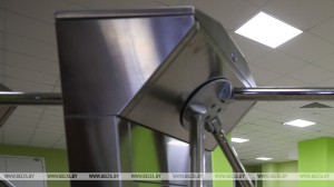 Что изменится в правилах досмотра детей в школах с нового учебного года, объяснили в МВД